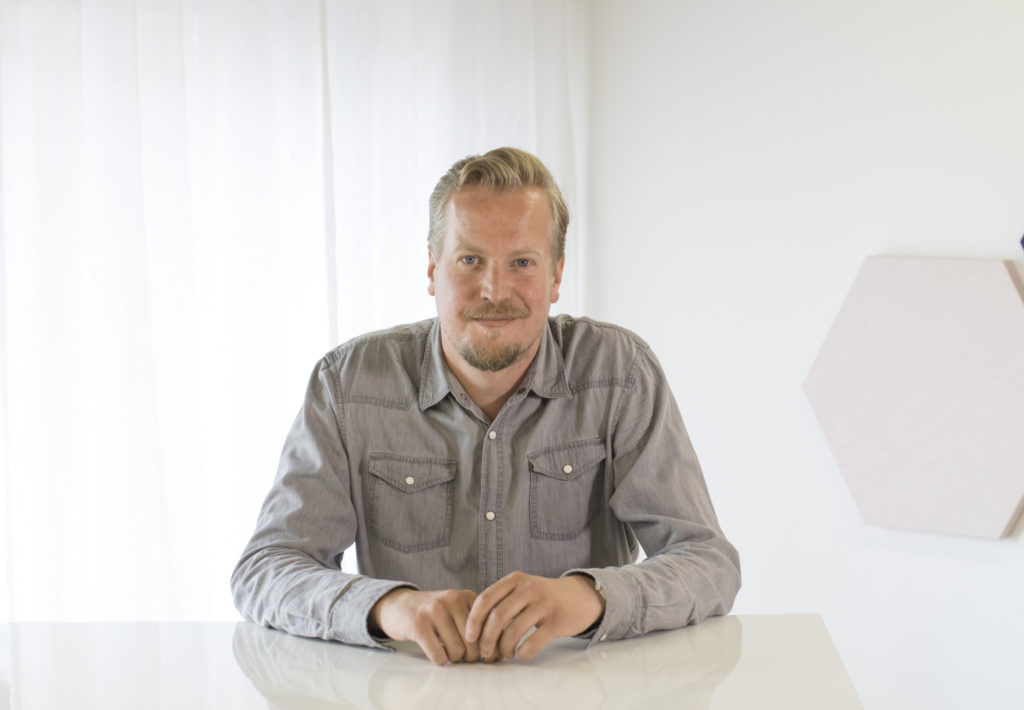 Jirka Tuominen, toimitilavastaava